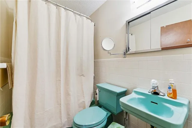 $269,900 | 3225 Northeast 47th Street, Kansas City, MO 64117