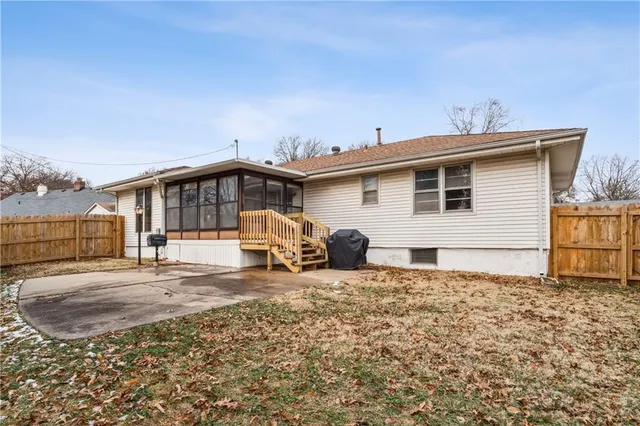 $269,900 | 3225 Northeast 47th Street, Kansas City, MO 64117