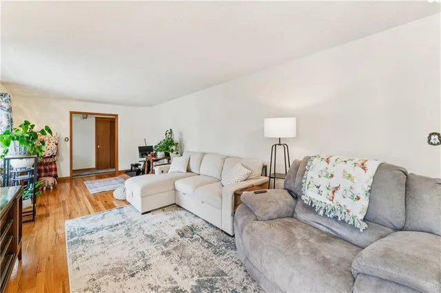 $269,900 | 3225 Northeast 47th Street, Kansas City, MO 64117