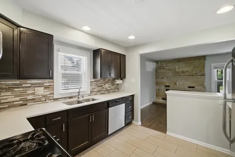 $300,000 | 1522 North Hillside Avenue, Berkeley, IL 60163