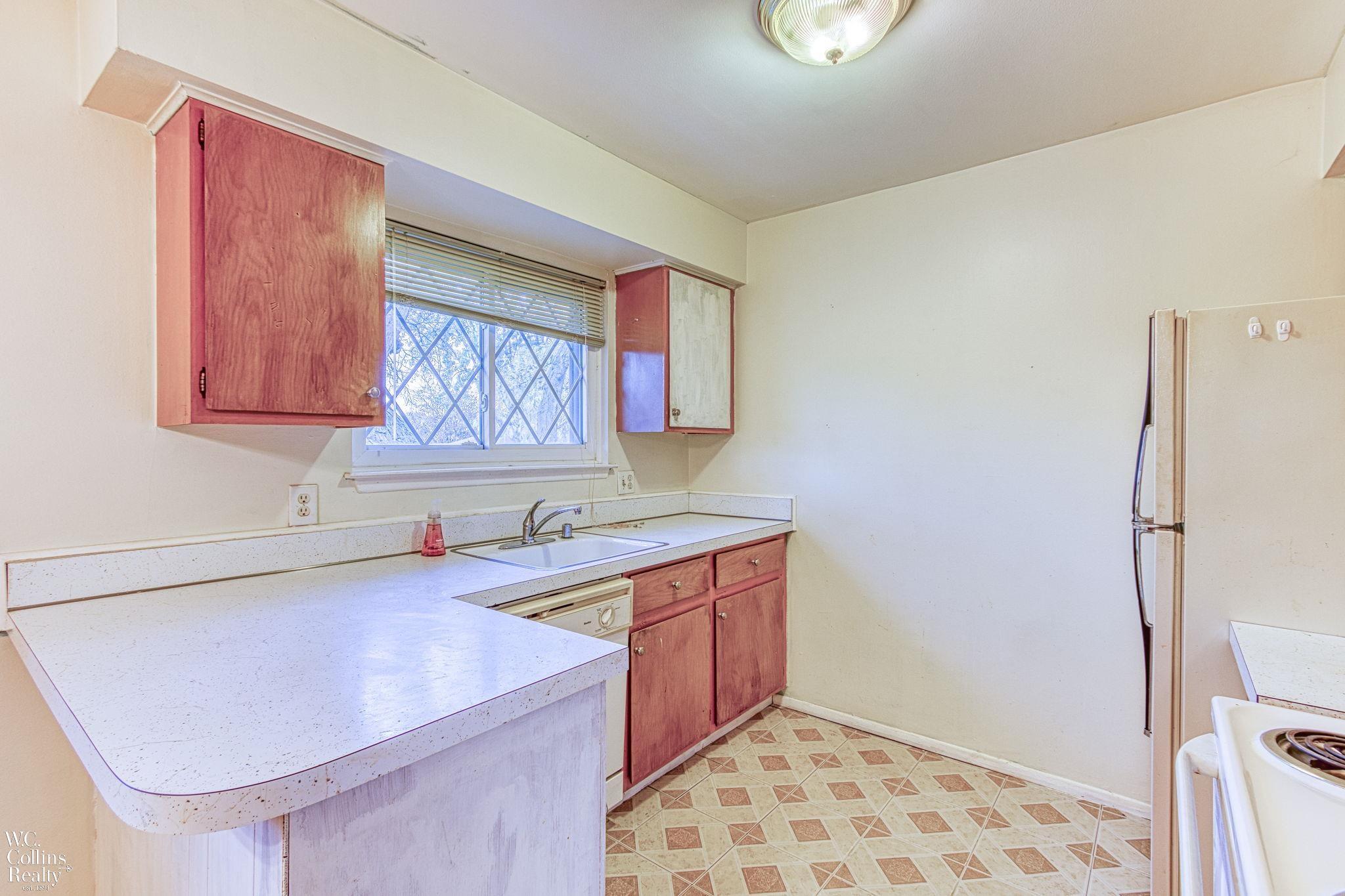 29281 Hayes Road Warren, MI 48088 - Photo 13 of 39