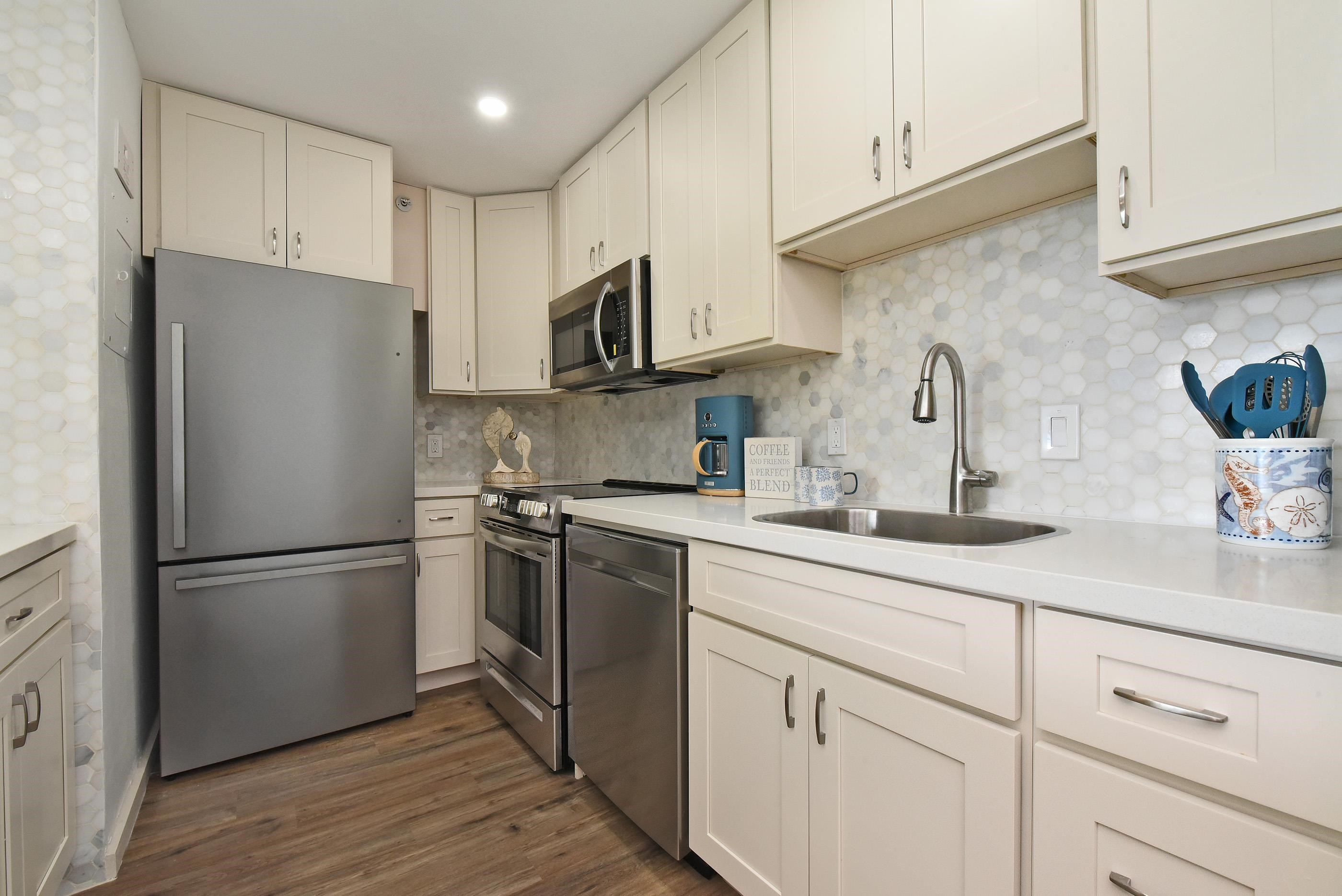 4327 Lower Honoapiilani Road, Unit 202B Lahaina, HI 96761 - Photo 11 of 29 Gallery Image 11
