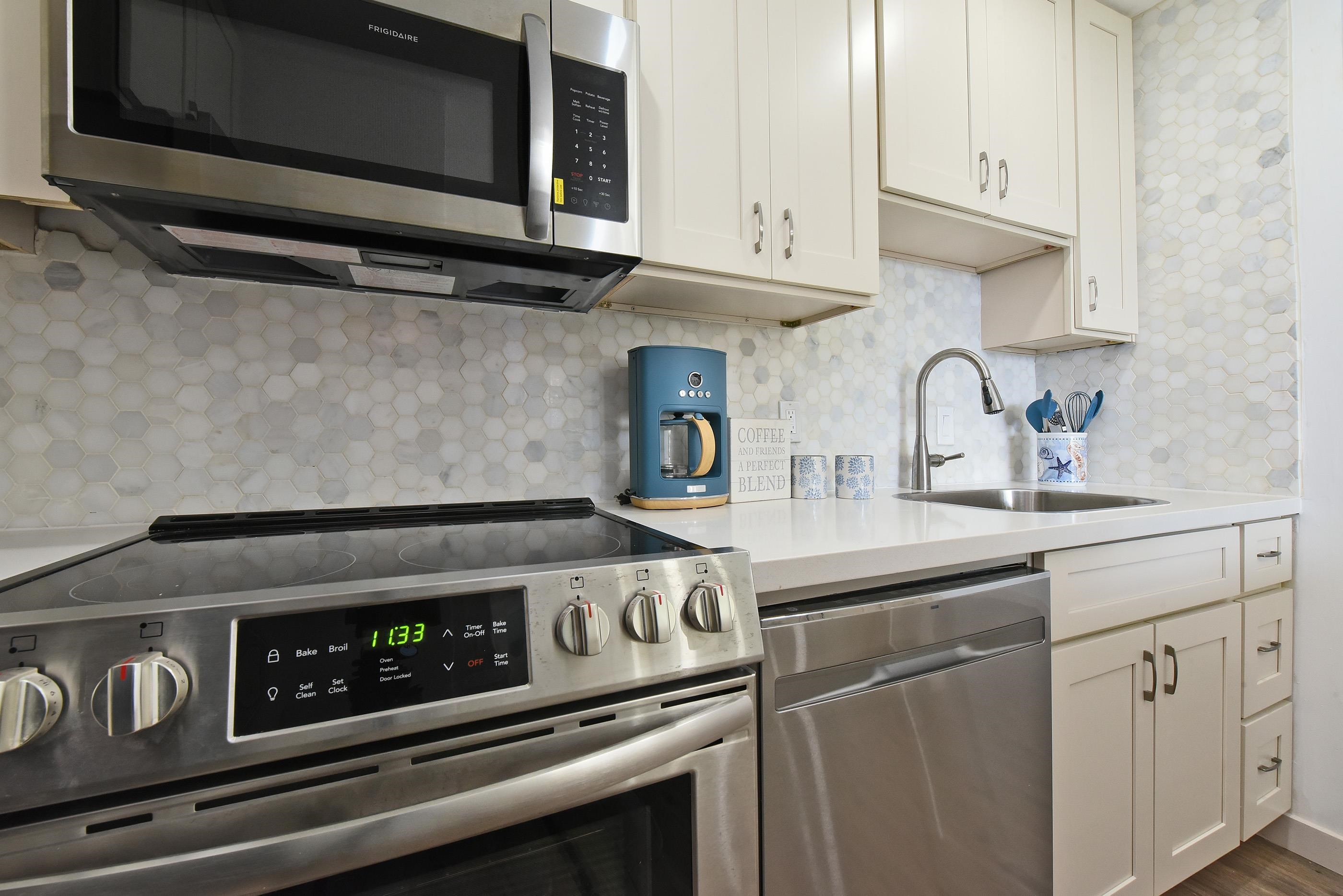 4327 Lower Honoapiilani Road, Unit 202B Lahaina, HI 96761 - Photo 13 of 29 Gallery Image 13