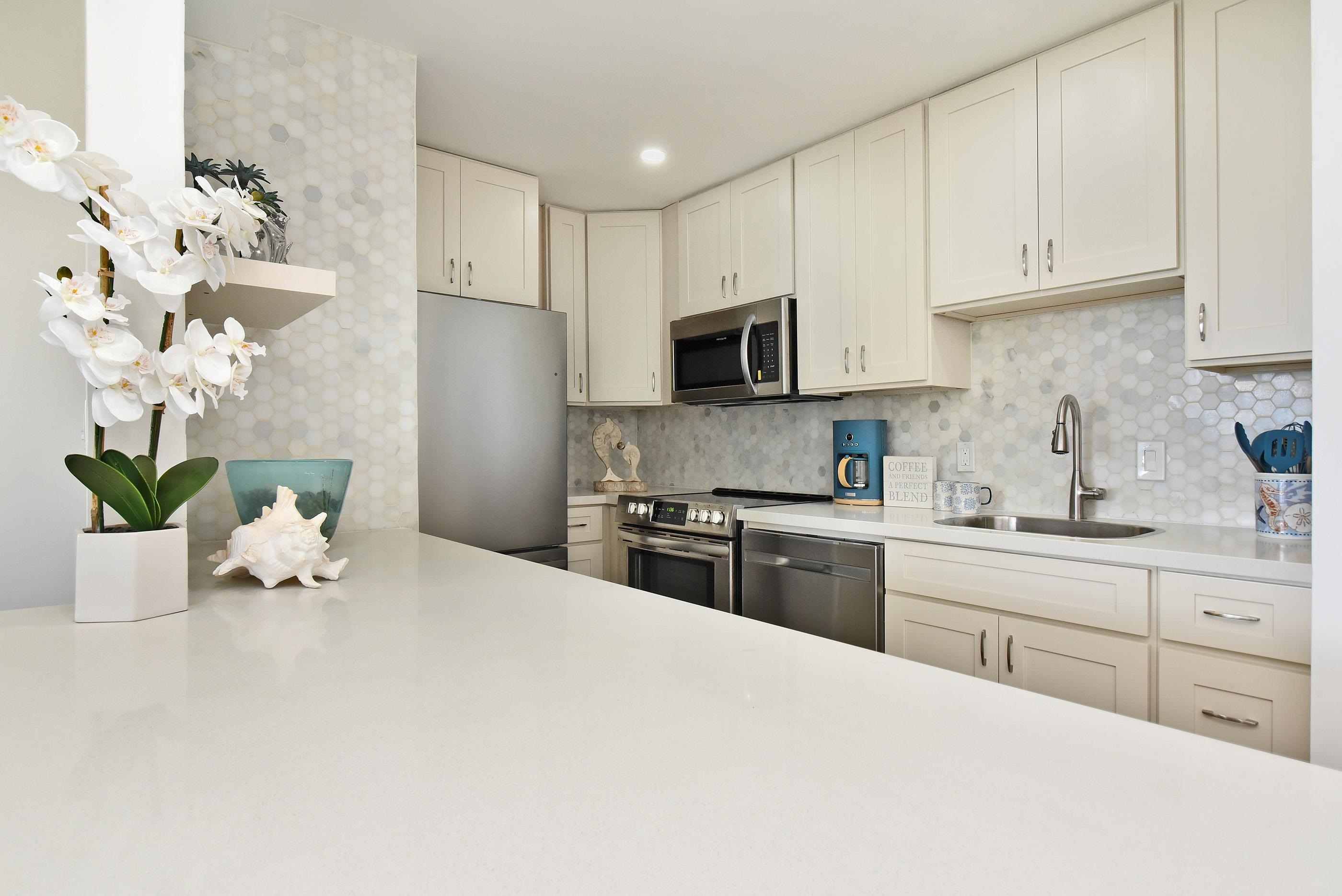 4327 Lower Honoapiilani Road, Unit 202B Lahaina, HI 96761 - Photo 9 of 29 Gallery Image 9