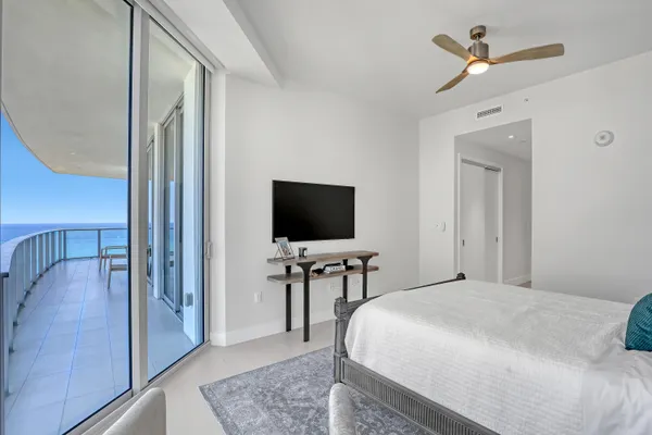 $3,200,000 | 3100 North Ocean Drive, Unit H1703, Riviera Beach, FL 33404
