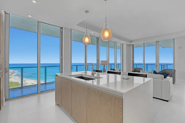 $3,200,000 | 3100 North Ocean Drive, Unit H1703, Riviera Beach, FL 33404