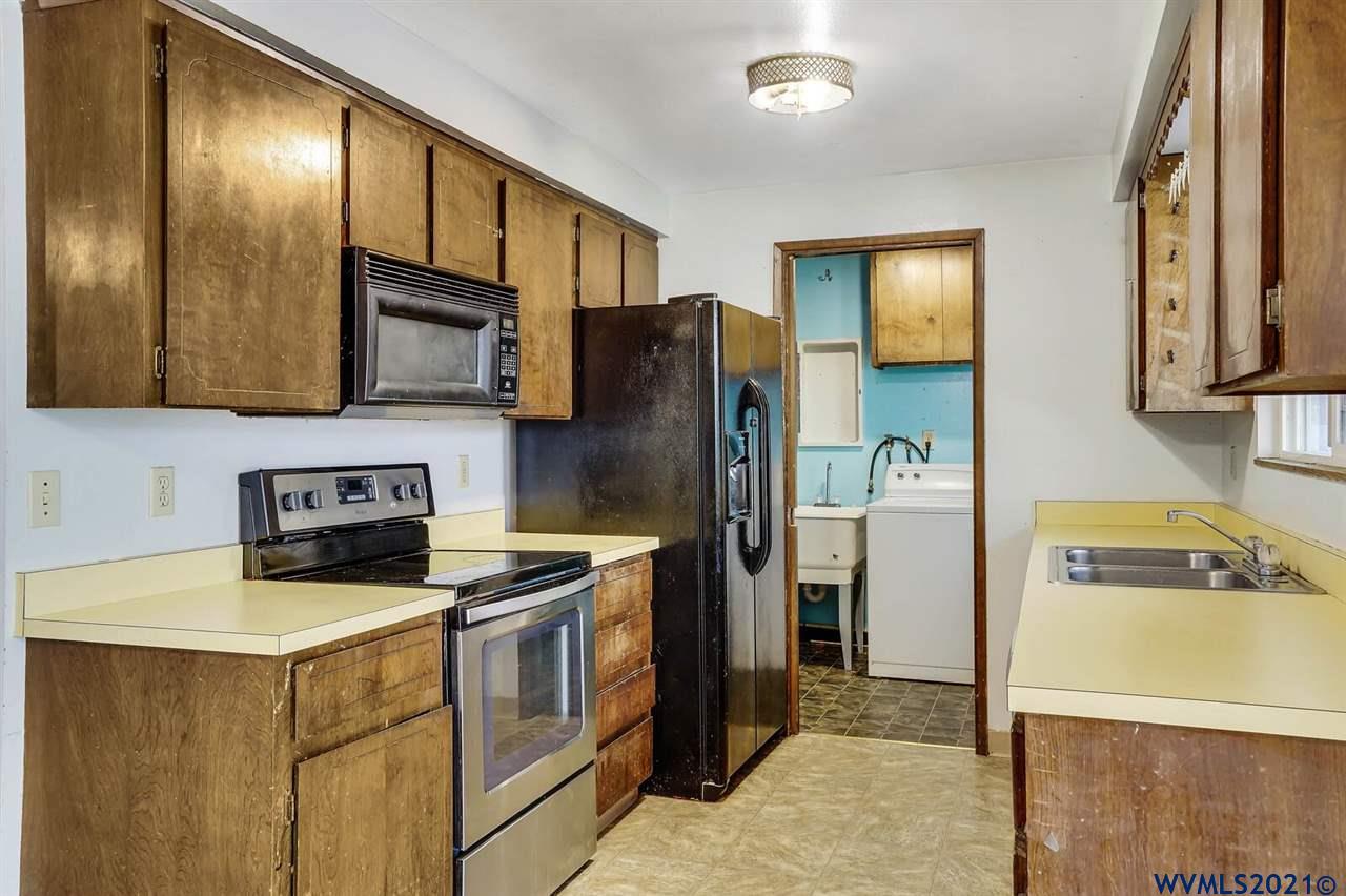 220 Southwest Maple Street Dallas, OR 97338 - Photo 15 of 31 Gallery Image 15