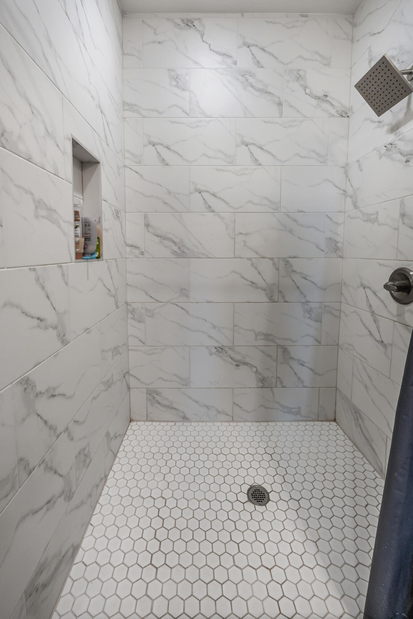 1389 Redhead Road Wilson, TX 79381 - Photo 31 of 41 Large Shower!