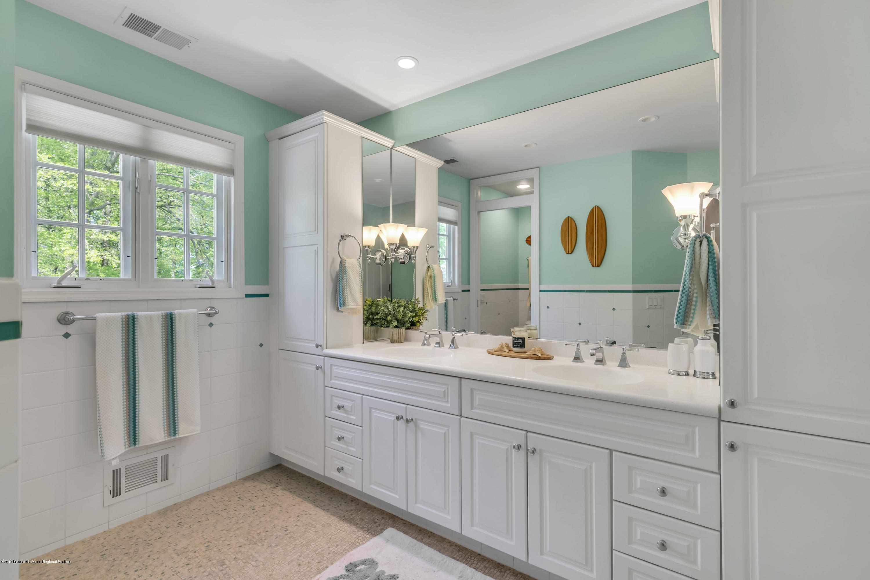 3 Harbor Drive Rumson, NJ 07760 - Photo 19 of 29 a en suite bathroom with 2 sink and a mirror