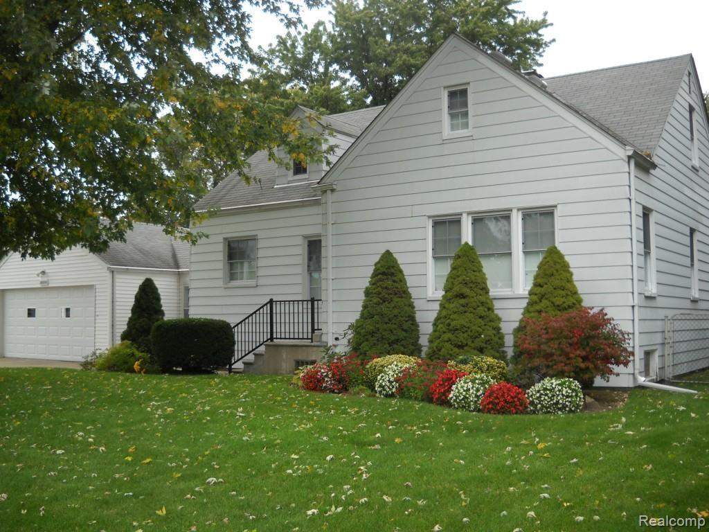 28310 Five Mile Road Livonia, MI 48154 - Photo 1 of 28 DSCN2216.jpg