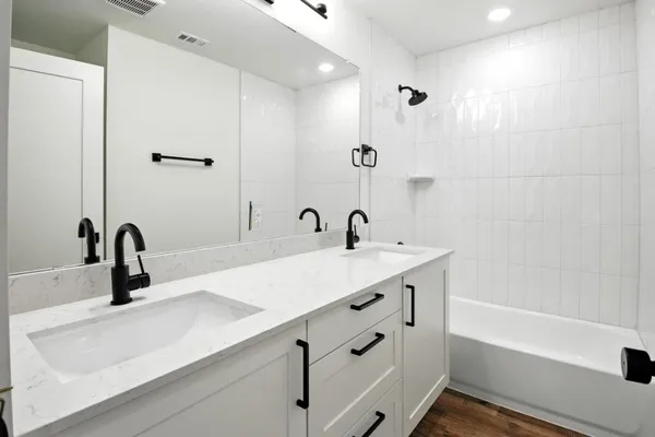 $2,385 | 1860 North Dry Cherry Lane, Unit B, Dayton, TX 77535