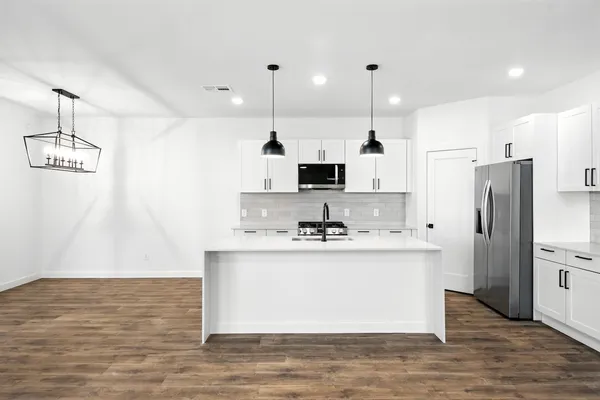 $2,385 | 1860 Dry Cherry Lane, Unit B, Dayton, TX 77535