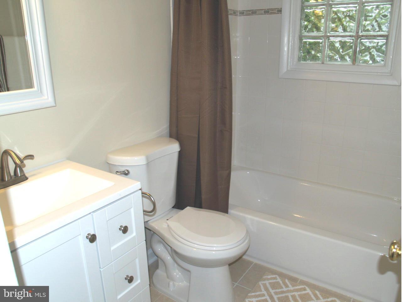 11503 Dewey Road Silver Spring, MD 20906 - Photo 12 of 27 Bath