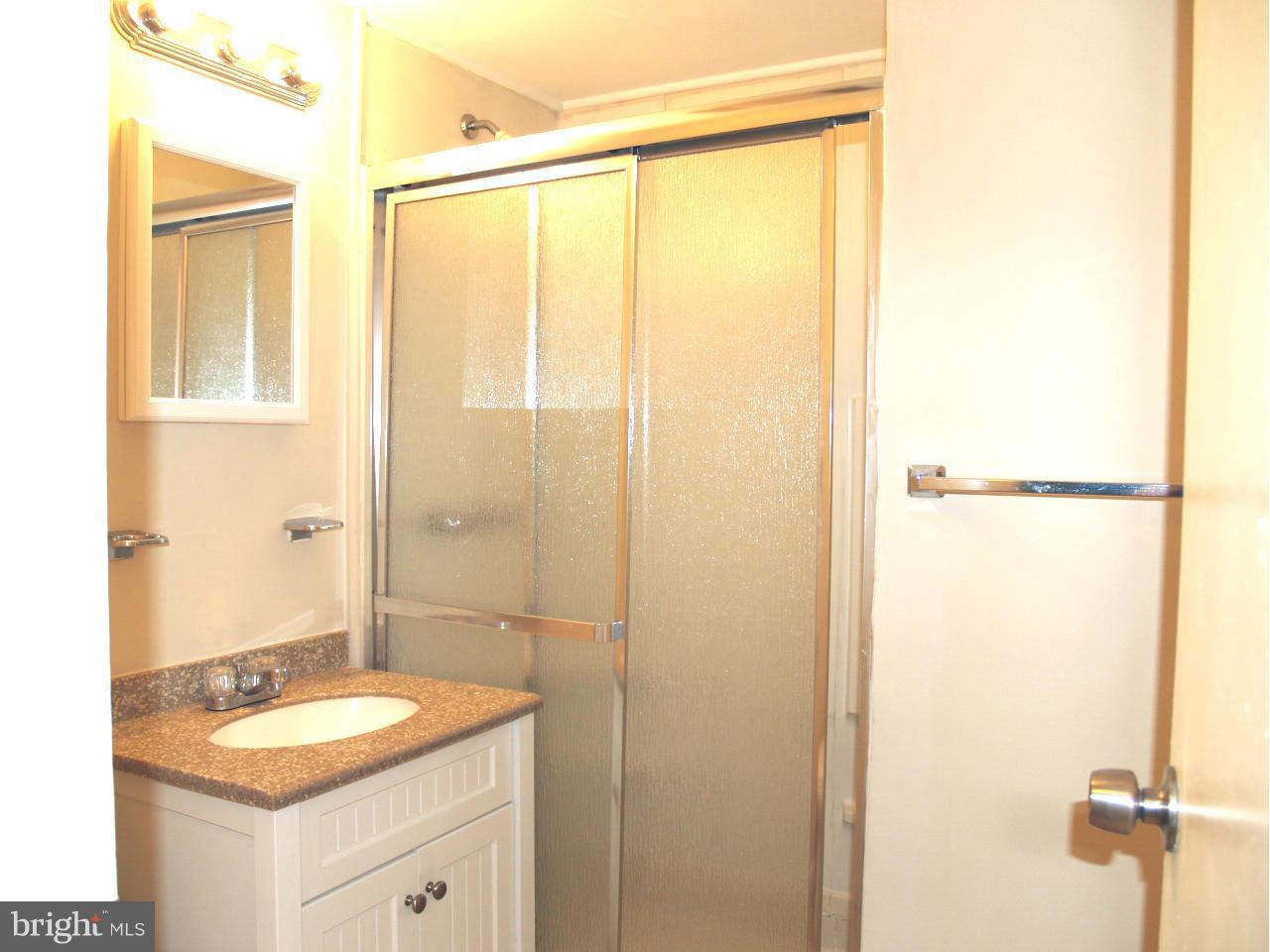 11503 Dewey Road Silver Spring, MD 20906 - Photo 18 of 27 Bath