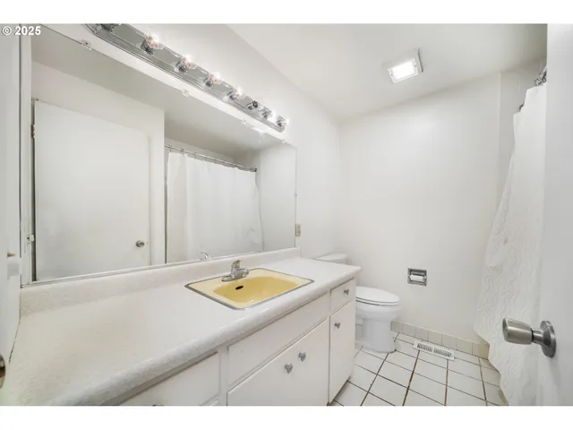 $490,000 | 13222 Northeast Fremont Street, Portland, OR 97230