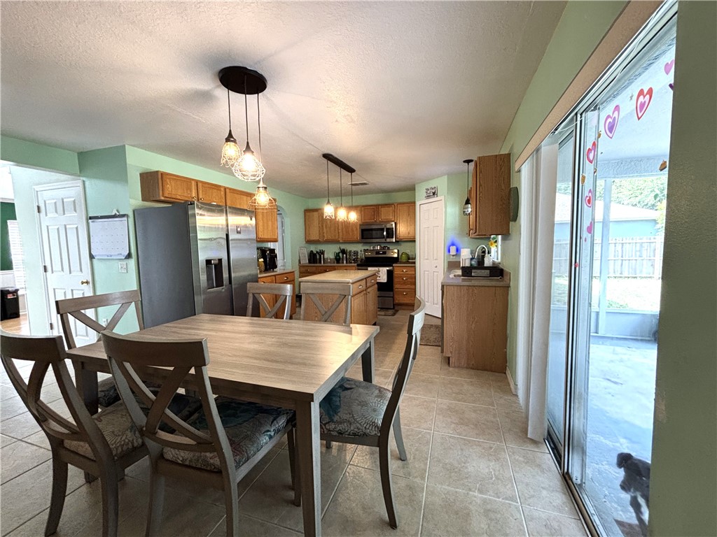 5937 Ridge Lake Circle Vero Beach, FL 32967 - Photo 10 of 35