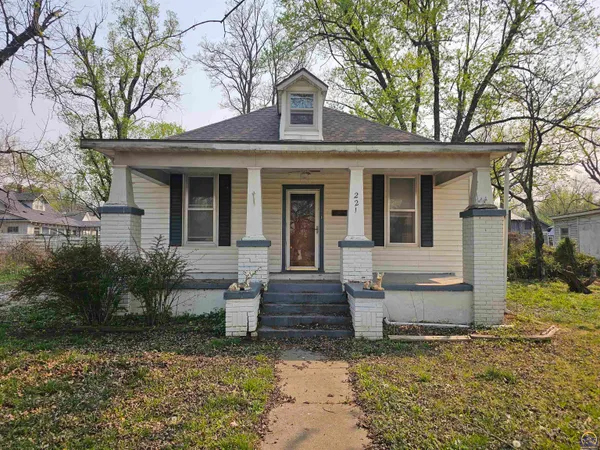 $75,000 | 221 East Lincoln Street, Madison, KS 66860