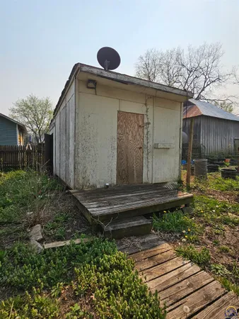 $75,000 | 221 East Lincoln Street, Madison, KS 66860