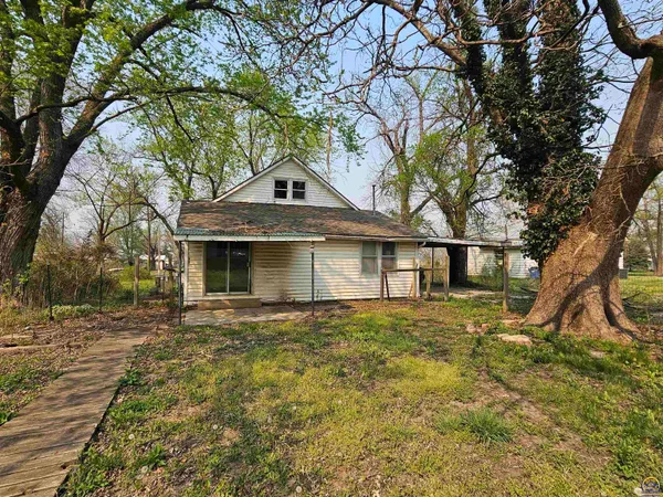 $75,000 | 221 East Lincoln Street, Madison, KS 66860