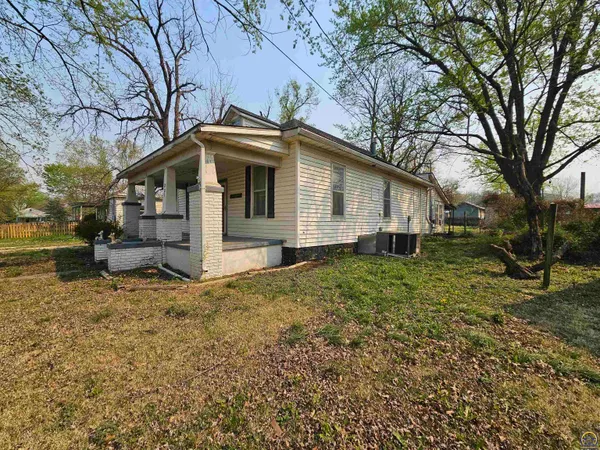 $75,000 | 221 East Lincoln Street, Madison, KS 66860
