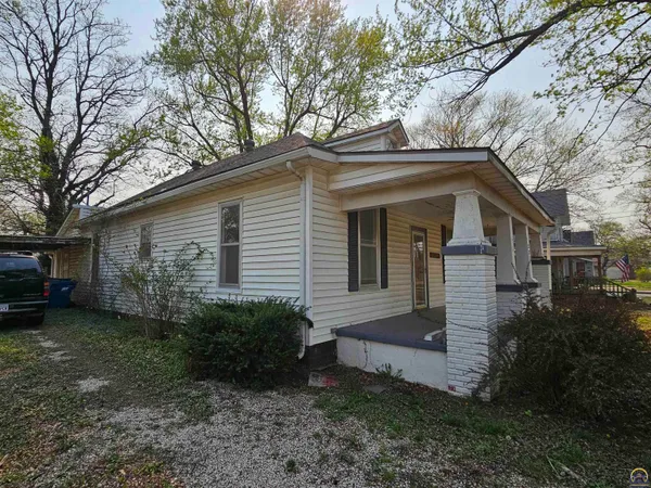 $75,000 | 221 East Lincoln Street, Madison, KS 66860