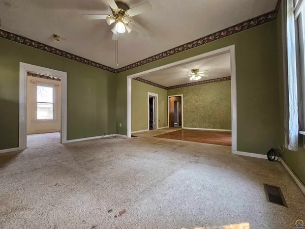$75,000 | 221 East Lincoln Street, Madison, KS 66860