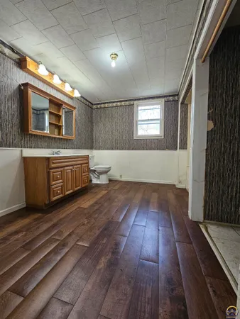 $75,000 | 221 East Lincoln Street, Madison, KS 66860