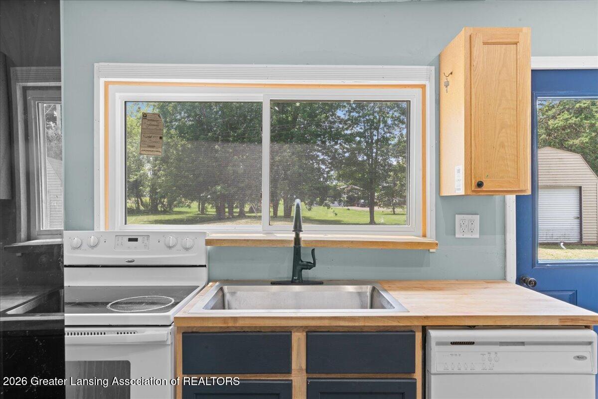 5136 Bell Oak Road East Webberville, MI 48892 - Photo 10 of 30 10-Media Jett - 15