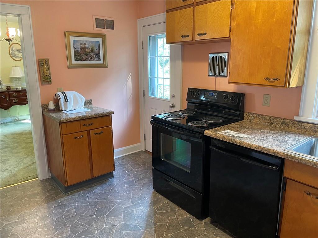939 Mayfield Road Sharpsville, PA 16150 - Photo 9 of 24 Gallery Image 9