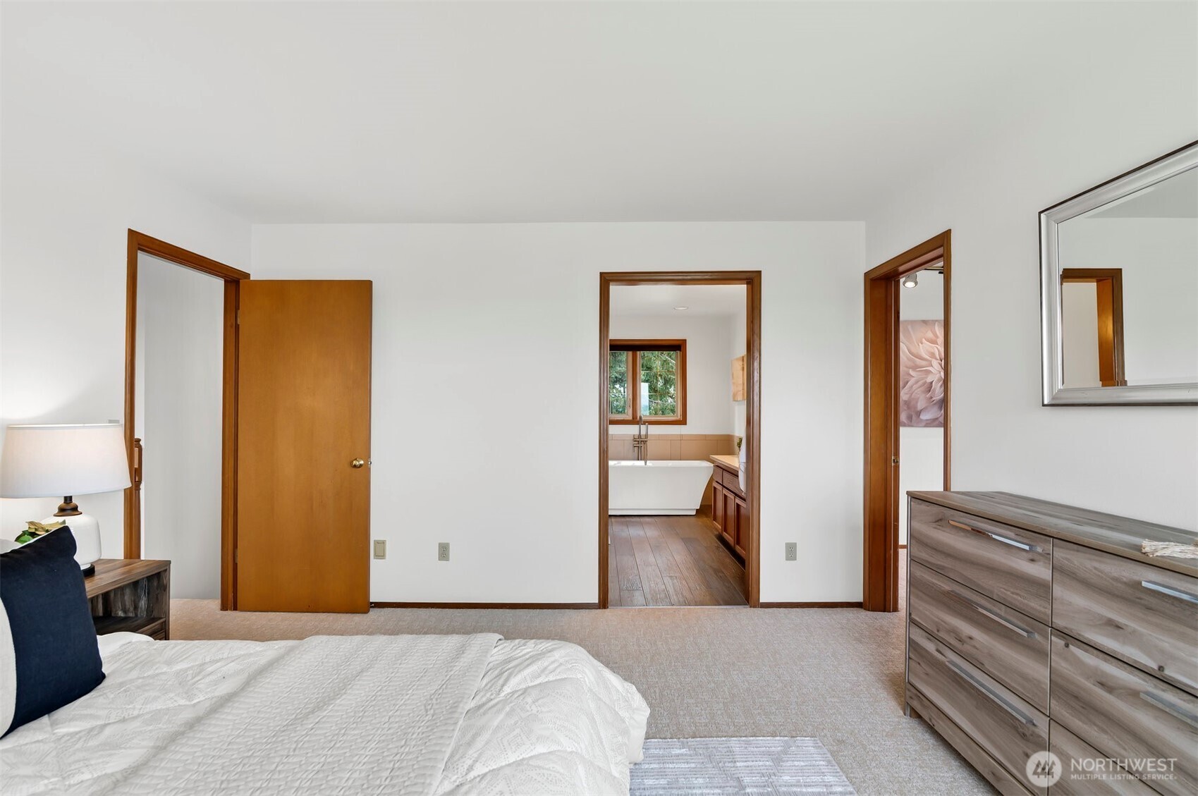 4631 View Drive Everett, WA 98203 - Photo 25 of 40 a bedroom with a bed and a couch