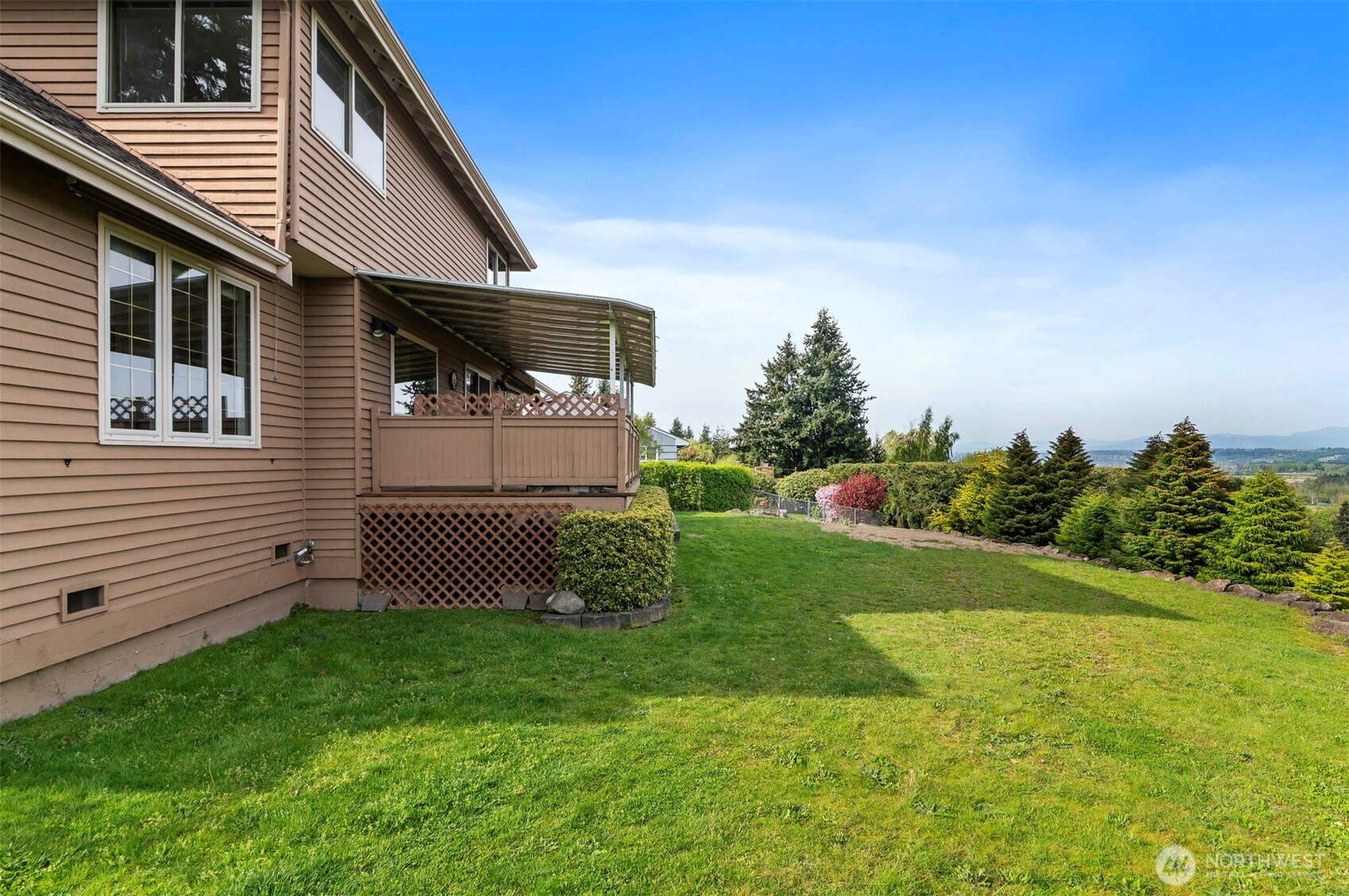 4631 View Drive Everett, WA 98203 - Photo 35 of 40 a front view of a house with a yard
