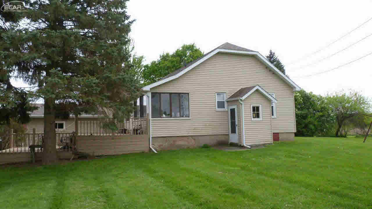 1328 Reid Road Flint, MI 48507 - Photo 4 of 27 21166541-3.JPG