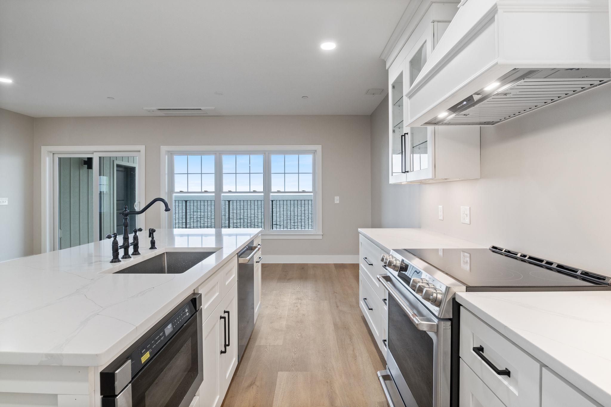 465 Ocean Boulevard, Unit 302 Hampton, NH 03842 - Photo 4 of 25