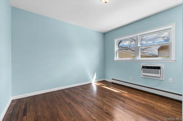 $4,500 | 1461 10th Street, West Babylon, NY 11704