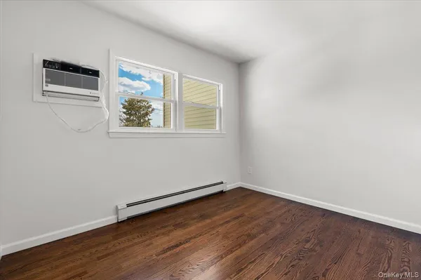 $4,500 | 1461 10th Street, West Babylon, NY 11704