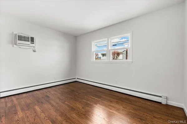 $4,500 | 1461 10th Street, West Babylon, NY 11704