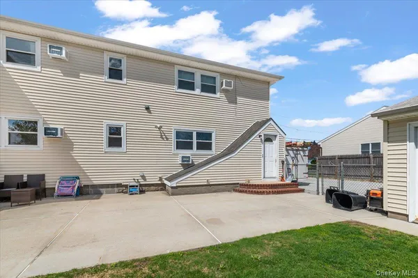 $4,500 | 1461 10th Street, West Babylon, NY 11704