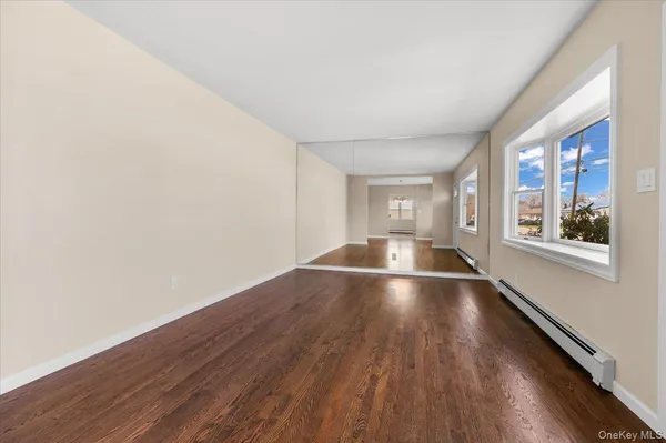 $4,500 | 1461 10th Street, West Babylon, NY 11704