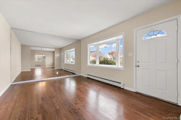 $4,500 | 1461 10th Street, West Babylon, NY 11704