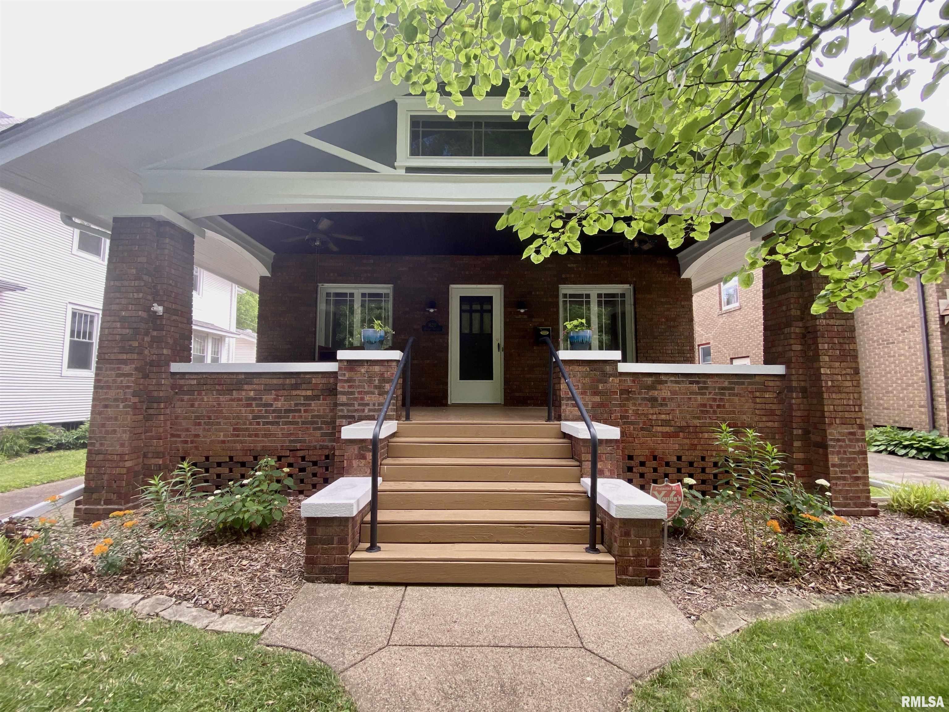 1620 Holmes Avenue Springfield, IL 62704 - Photo 1 of 40 Gallery Image 1