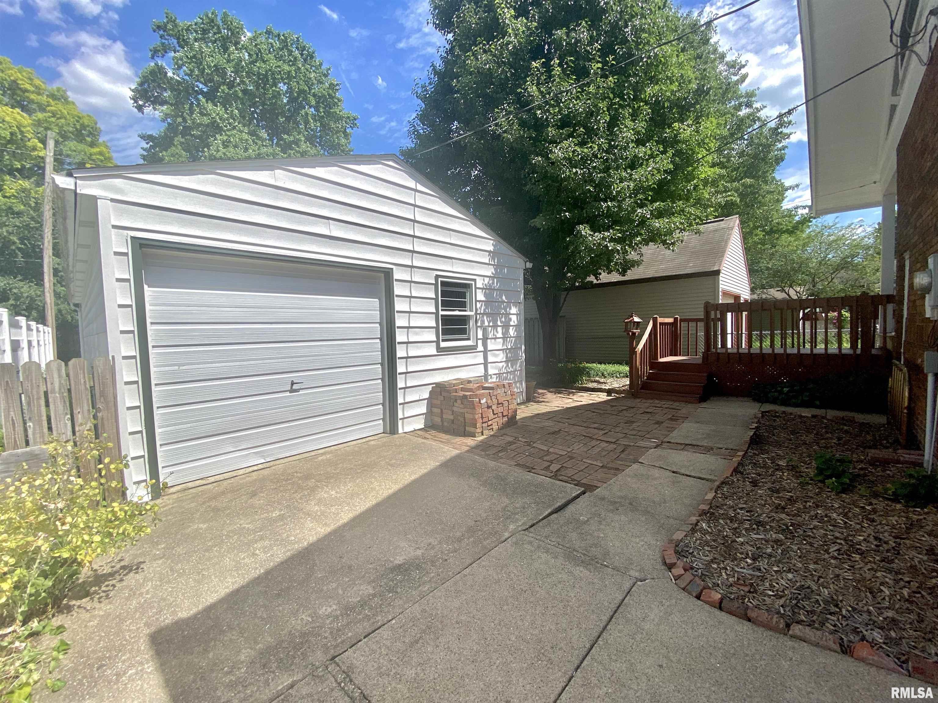 1620 Holmes Avenue Springfield, IL 62704 - Photo 29 of 40 Gallery Image 29