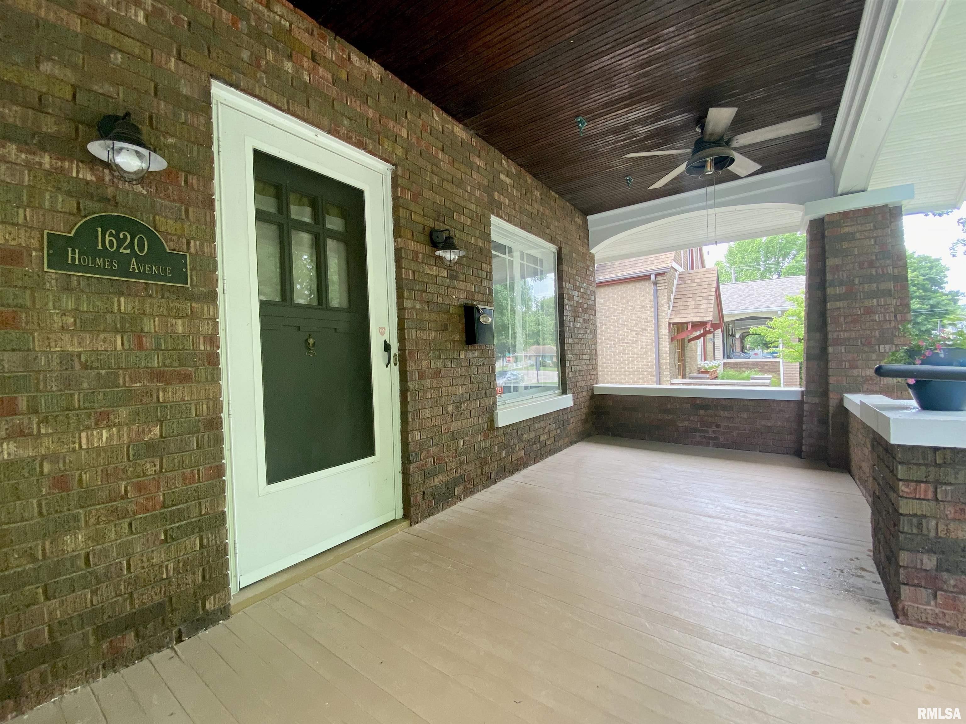 1620 Holmes Avenue Springfield, IL 62704 - Photo 3 of 40 Gallery Image 3
