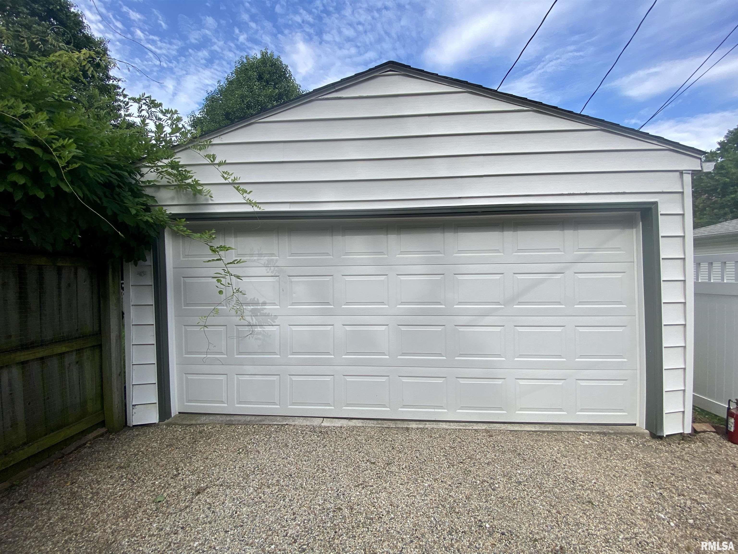 1620 Holmes Avenue Springfield, IL 62704 - Photo 34 of 40 Gallery Image 34