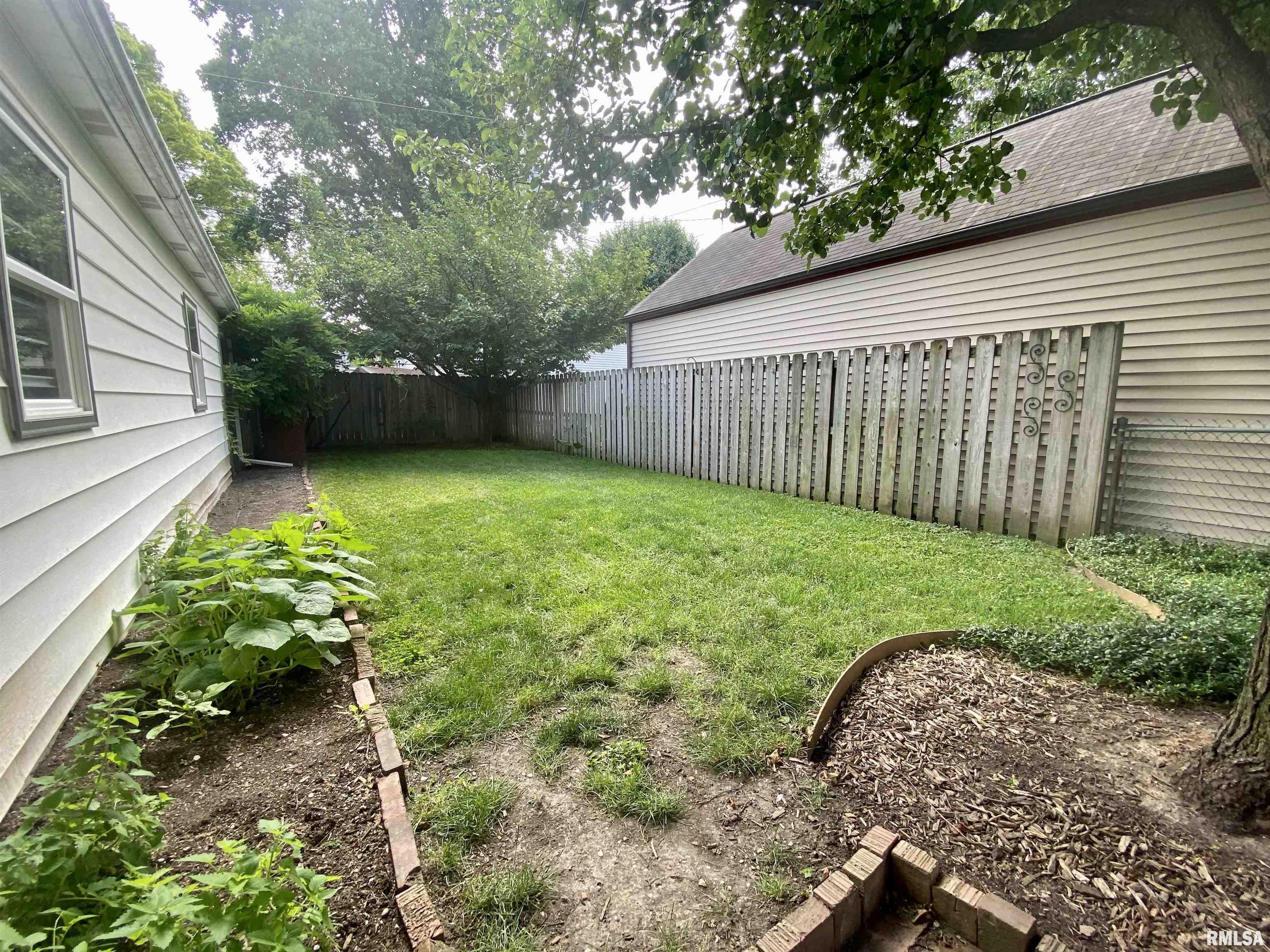 1620 Holmes Avenue Springfield, IL 62704 - Photo 37 of 40 Gallery Image 37