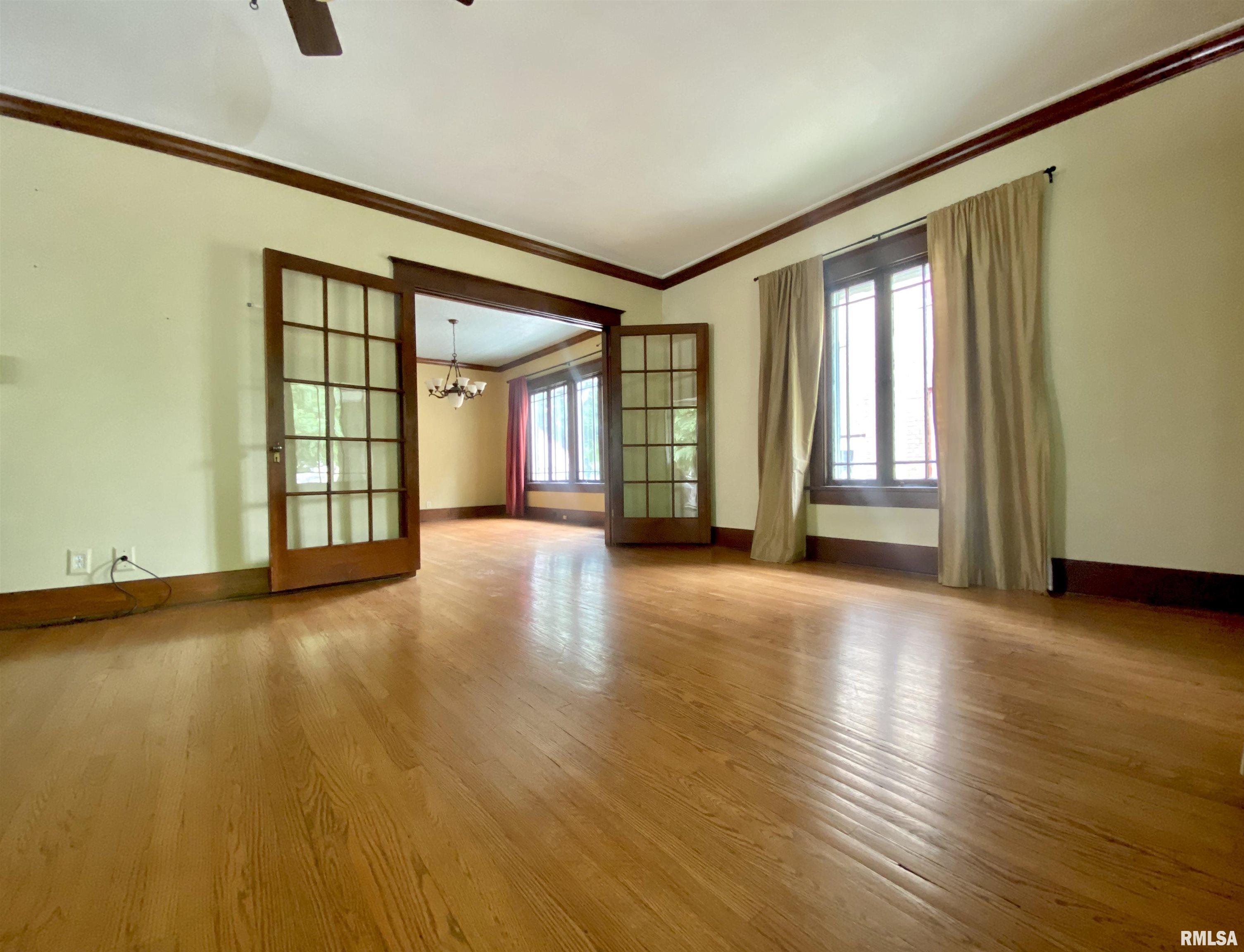 1620 Holmes Avenue Springfield, IL 62704 - Photo 5 of 40 Gallery Image 5