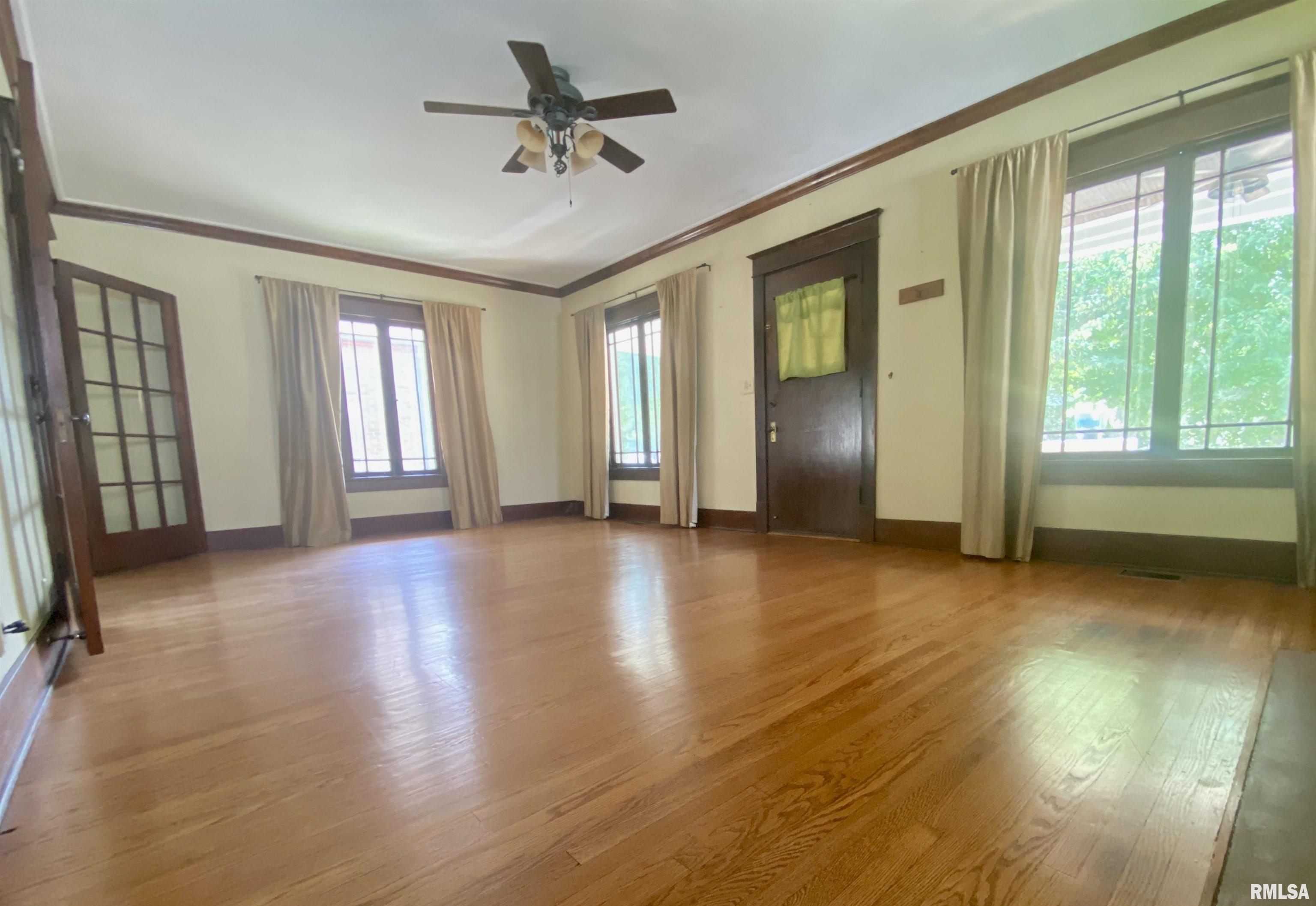 1620 Holmes Avenue Springfield, IL 62704 - Photo 6 of 40 Gallery Image 6