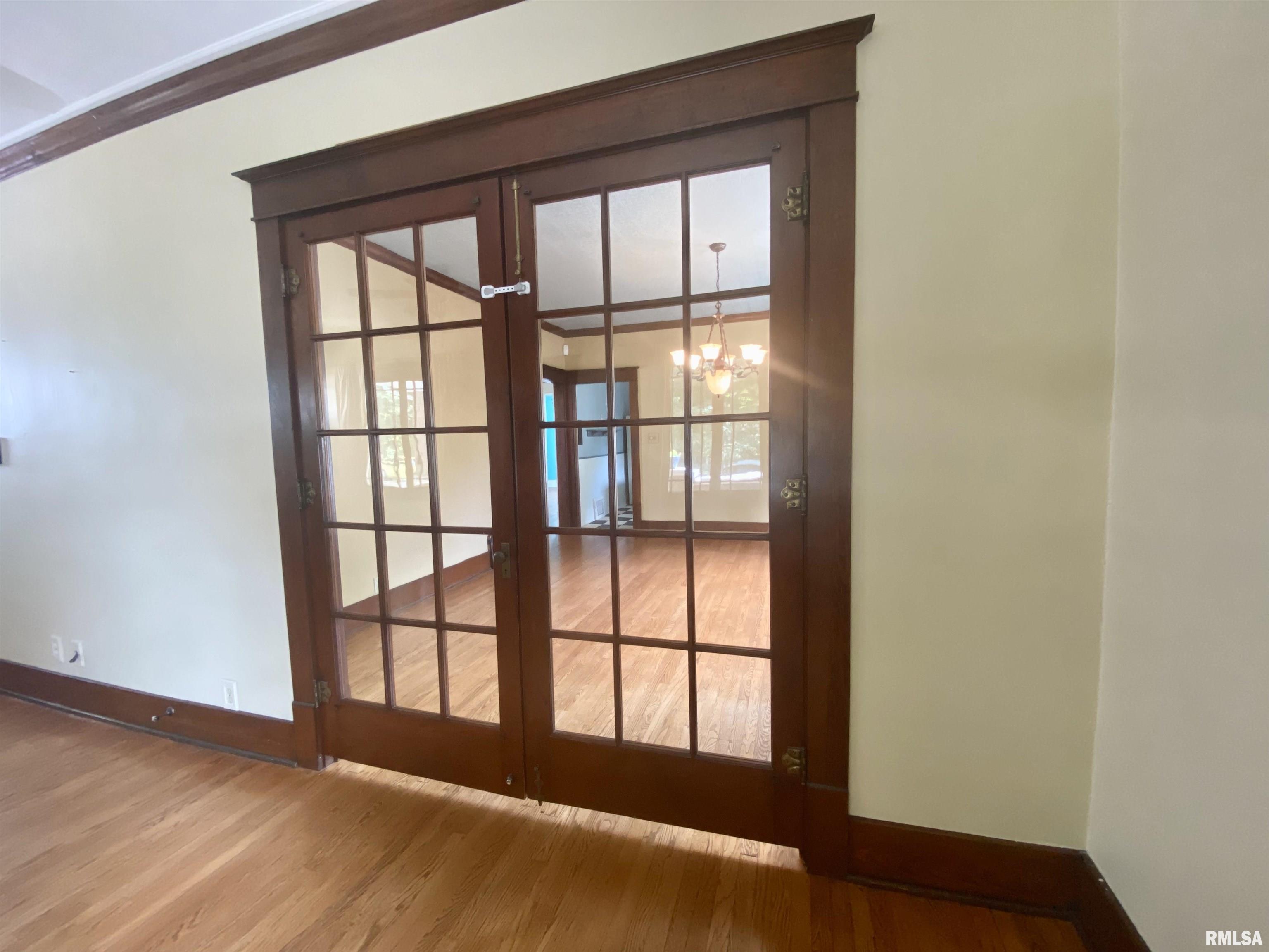 1620 Holmes Avenue Springfield, IL 62704 - Photo 9 of 40 Gallery Image 9