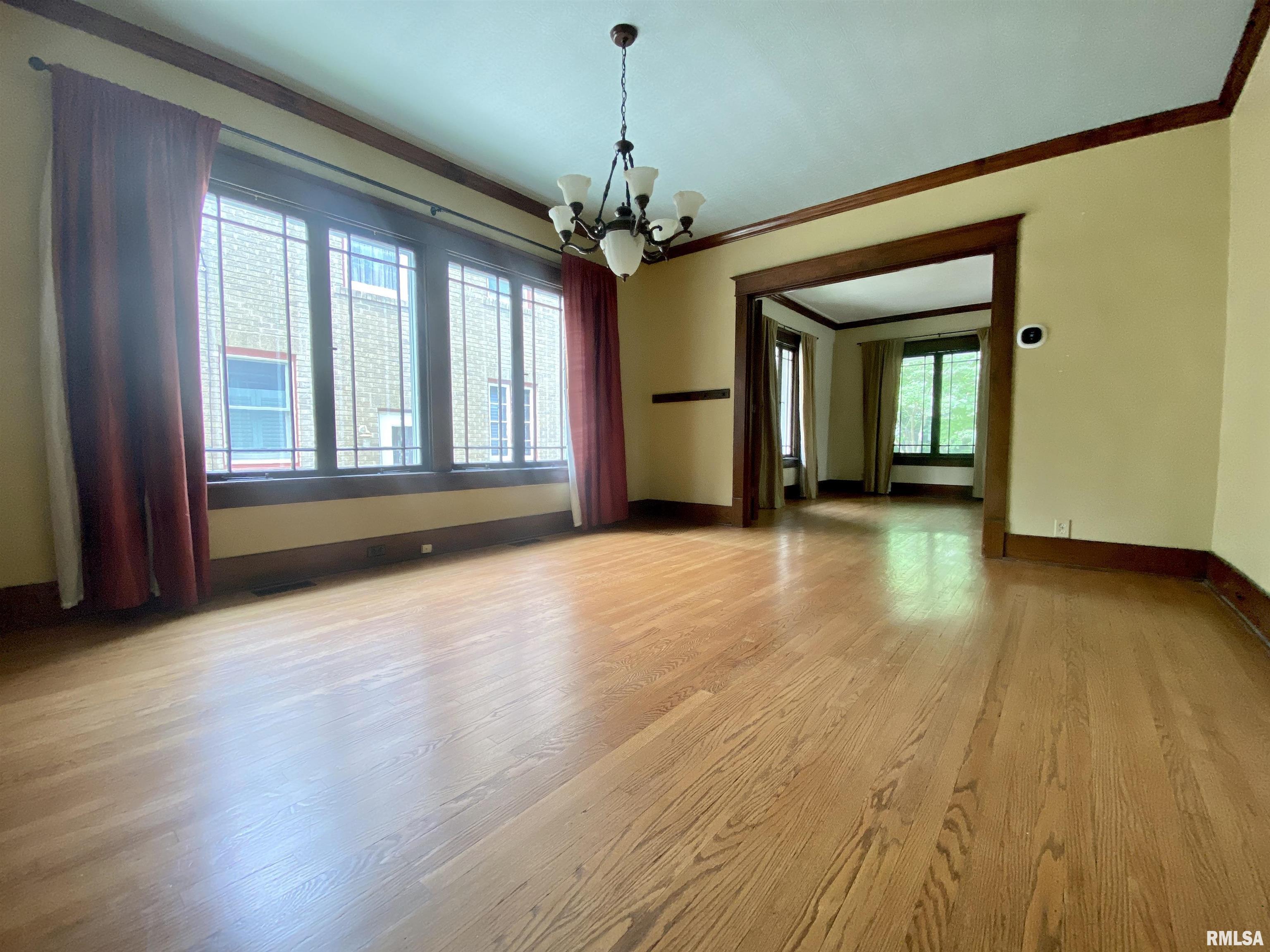 1620 Holmes Avenue Springfield, IL 62704 - Photo 10 of 40 Gallery Image 10