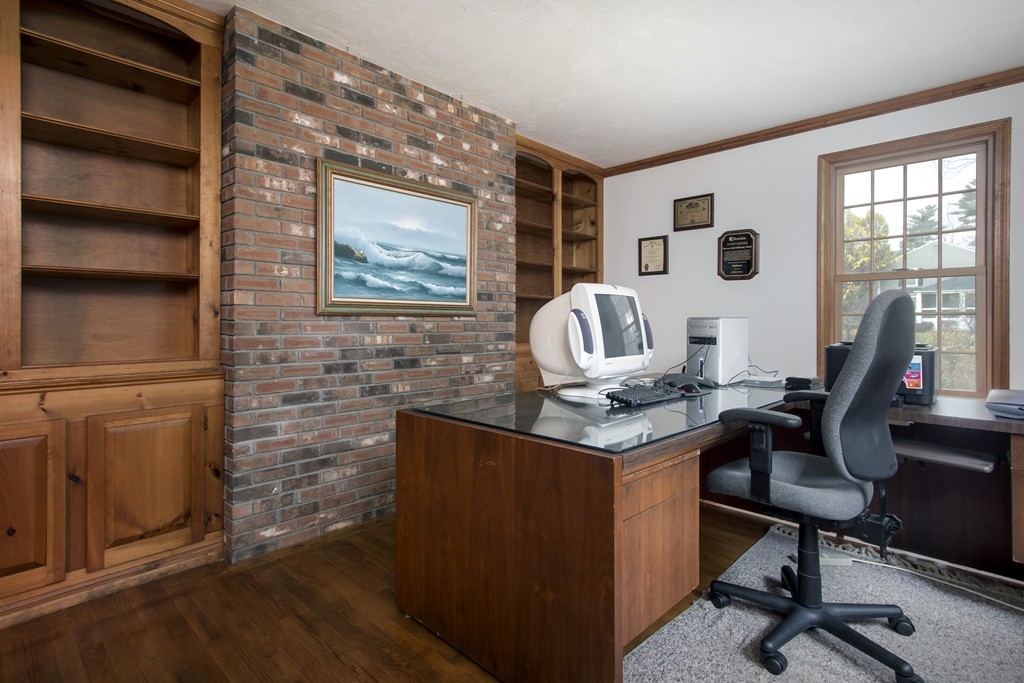 8 Dicarlo Road Hopkinton, MA 01748 - Photo 10 of 29 Gallery Image 10