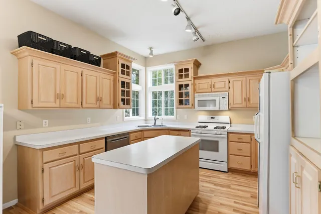 $474,900 | 2131 Viking Boulevard Northwest, Oak Grove, MN 55011